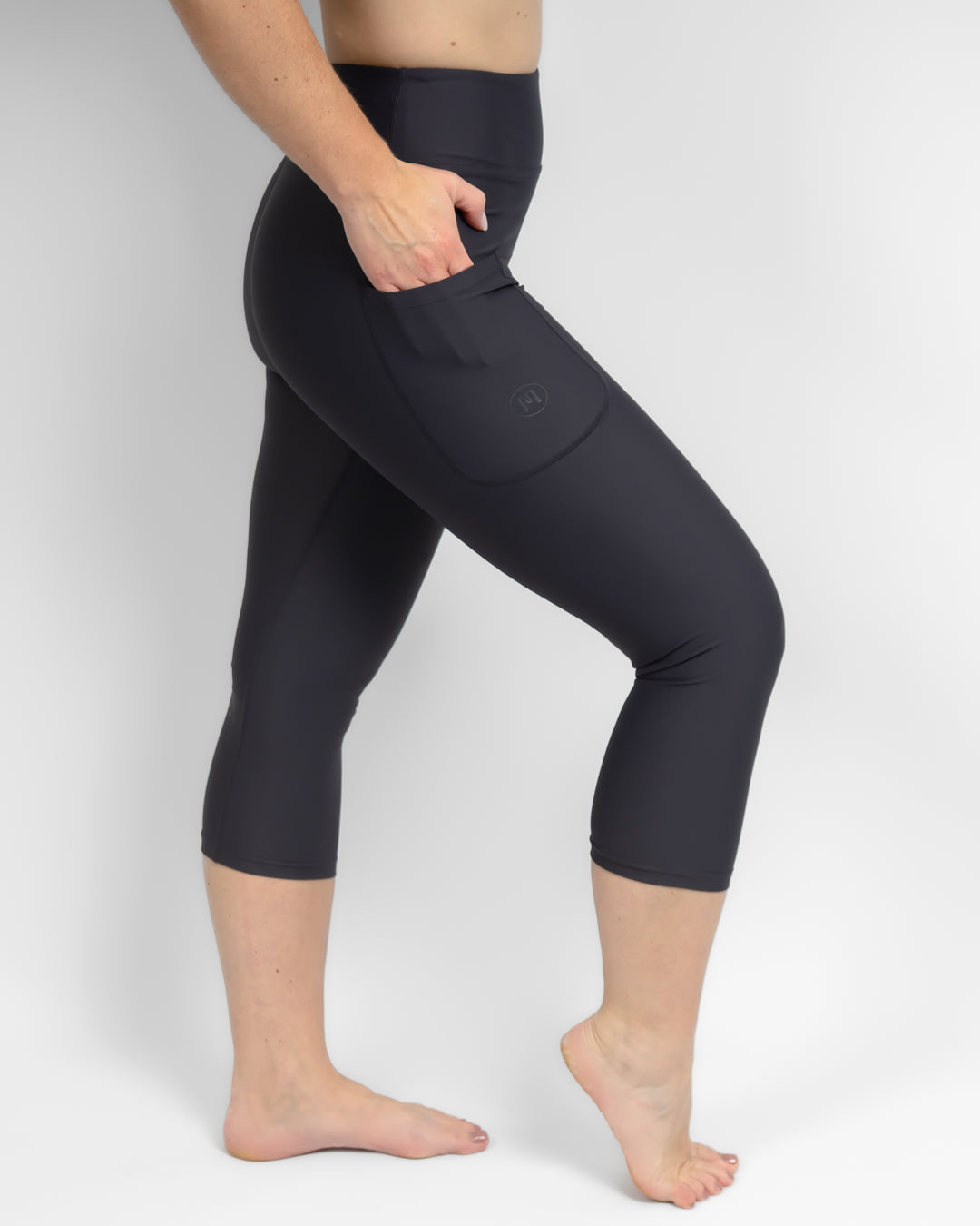 Signature Deep Grey Capri