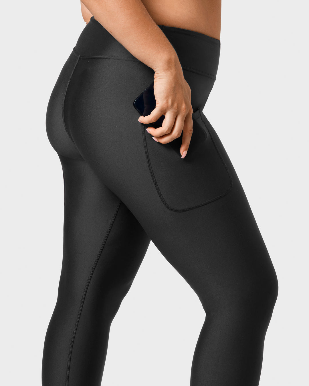 Signature Black Capri