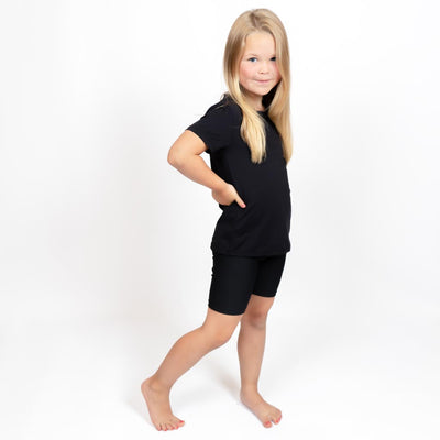 Black Shorts – Barn