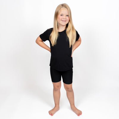 Black Shorts – Barn
