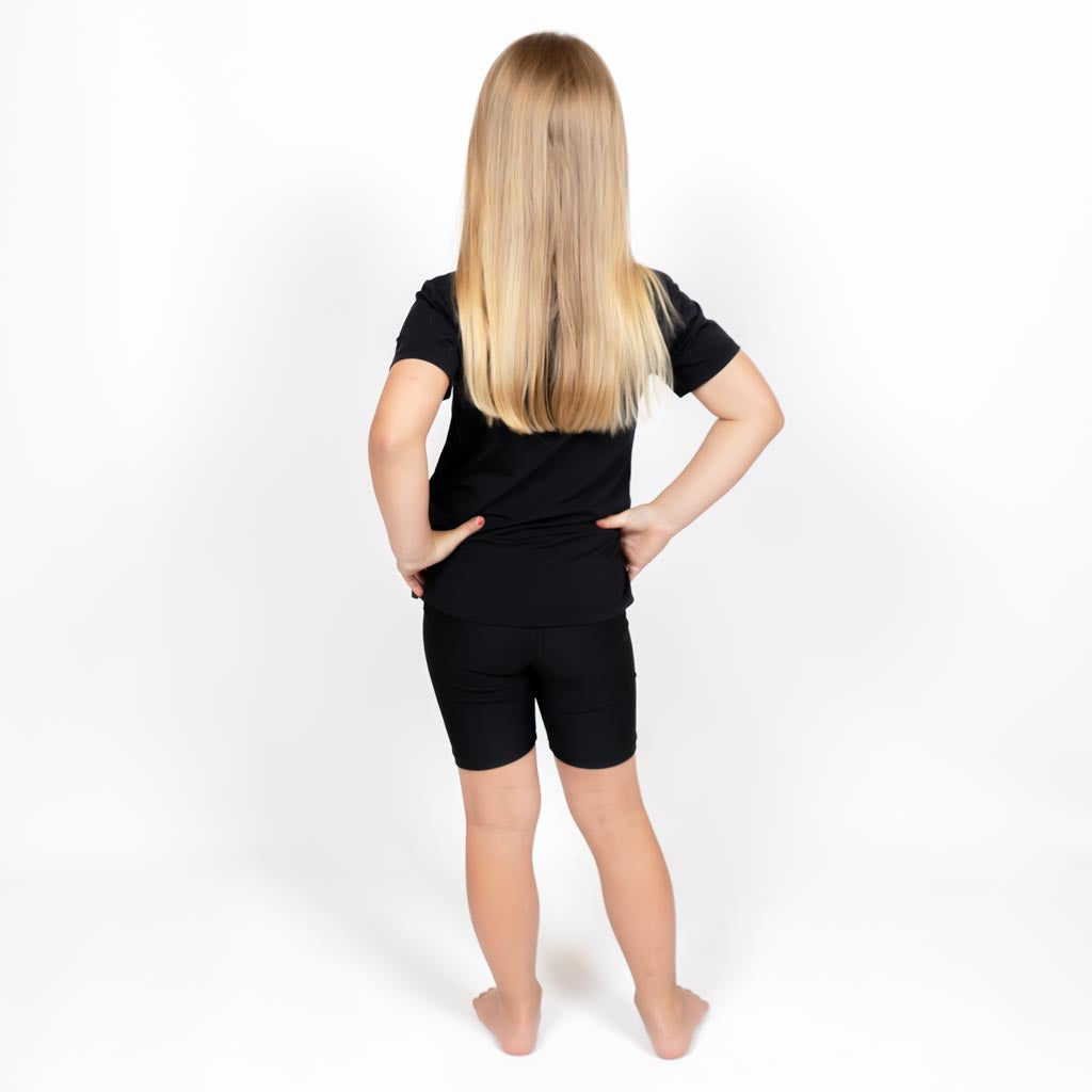 Black Shorts – Barn