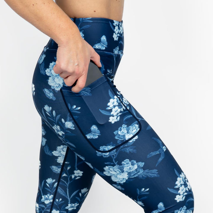 Blue Vintage Bloom Capri